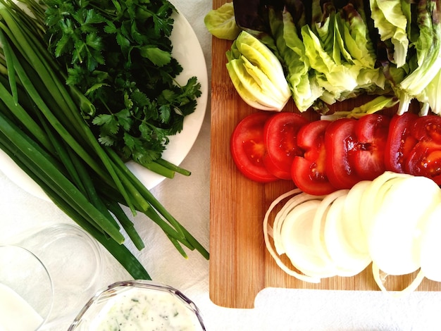 Świeże warzywa na stole